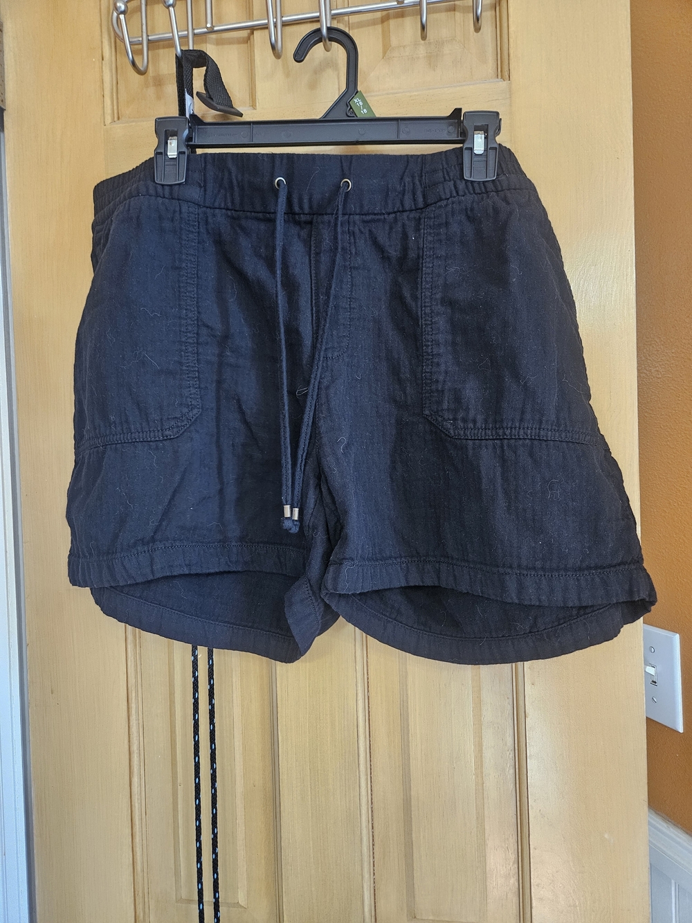 Old Navy Black Drawstring Gauze Blend Women's Shorts